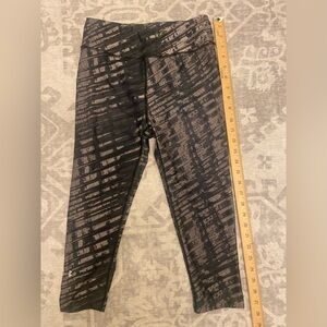 Under Armour Leggings Women's Small Black/Gray Compression High Rise High Ankle